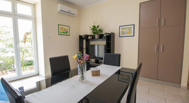 Apartment Andres, Забронировать Апартаменты/квартира Отели Приморско-Горанской жупания с парковкой, Парковка
