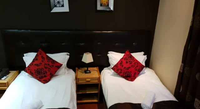 Апартаменты Comfort Houghton Guest House