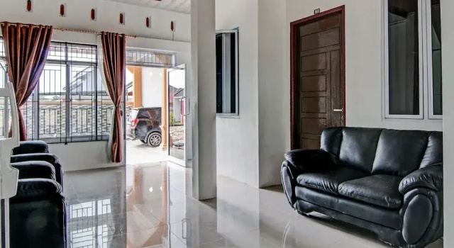 OYO 92081 Malora Homestay, Book Hotel Pekanbaru 