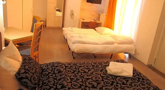 Четырёхместный номер Standard City Lounge Hotel