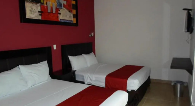 Standard quadruple chambre Hotel Montroi City