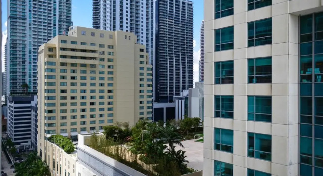 Amazing Studio Apt BRICKELL With pool, Varaa Hotelli Hotellit Miami Beach uima-altaalla, Uima-allas
