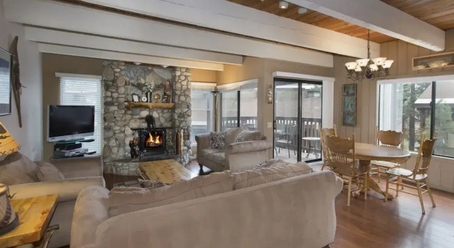 Апартаменты Deluxe с 3 комнатами с балконом Mammoth Village Properties by 101 Great Escapes