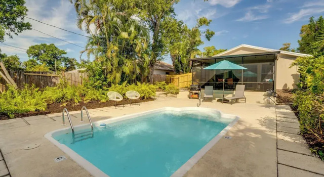 Коттедж Walk to the Bay: Pet-friendly Oasis in Sarasota!