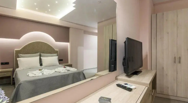 Студия Deluxe Artemis Apartments