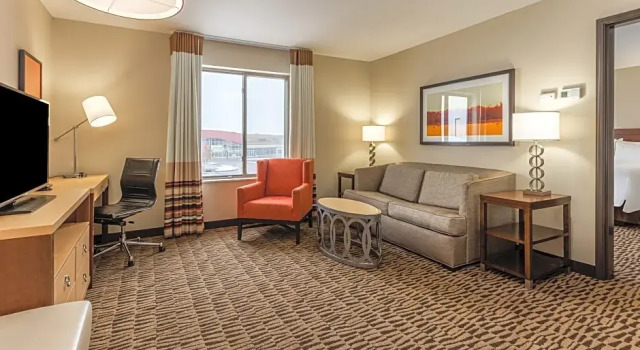 Двухместный люкс c 1 комнатой Candlewood Suites Fargo South-Medical Center by IHG