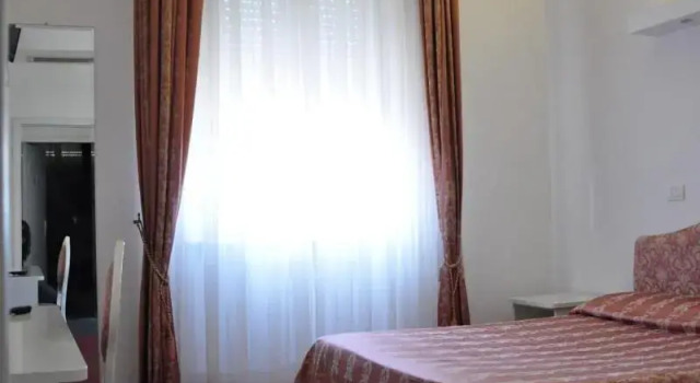 Hotel Sirena, Rezervovat Hotel Senigallia 