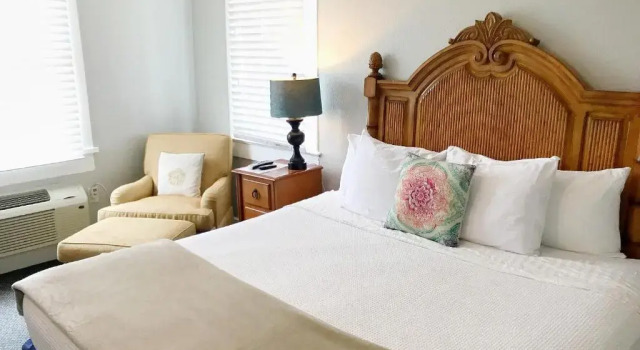 Номер Standard Crystal Bay Historic Hotel