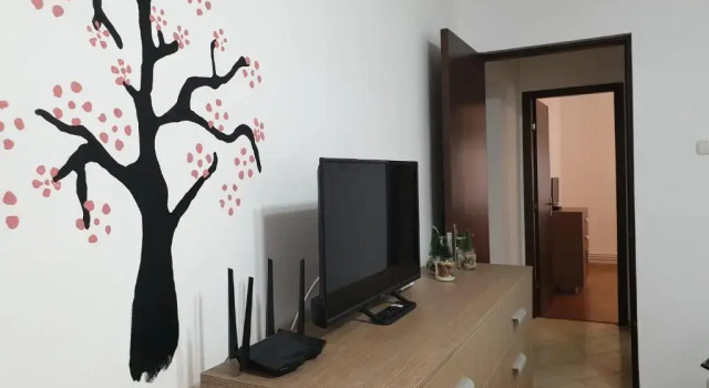 Apartament La Vivi, Varaa Huoneisto Lupeni 