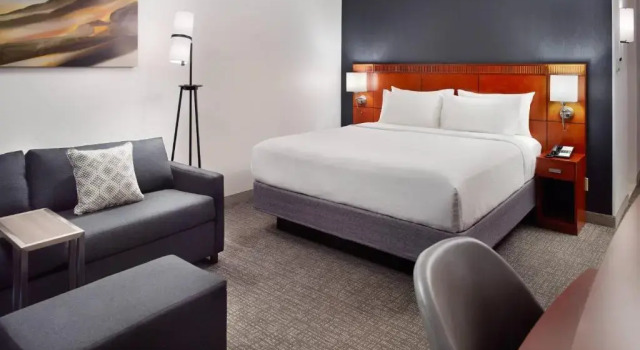 Номер Standard Courtyard by Marriott Raleigh Midtown