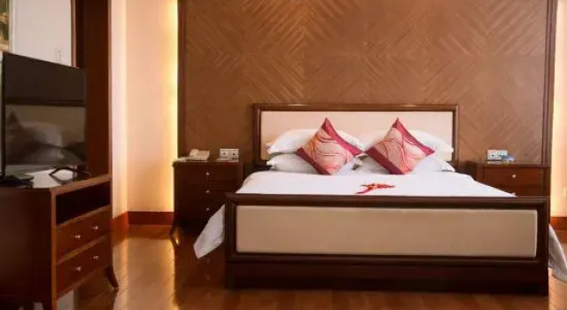 Люкс Business Huatai Hotel (Guangrao)