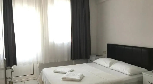 Двухместный номер Standard с видом на бассейн Cam Hotel