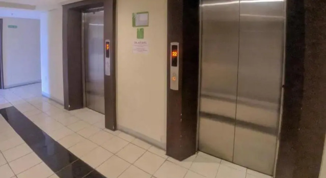 RedDoorz Apartment @ Serpong Greenview 2, Prenota Appartamento Hotel a South Tangerang con parcheggio, Parcheggio