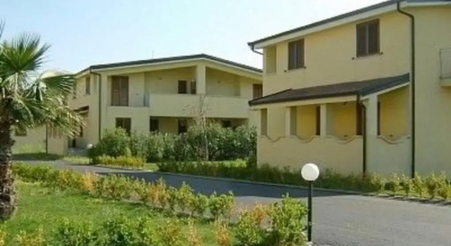 Caulonia, 2 bed 1st Floor Apartment Close To Beach, Book Apartment Caulonia Calabria