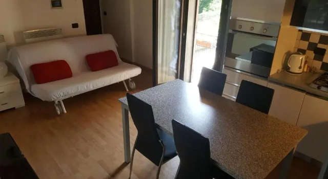 Apartment Regina Uno, Buchen Sie Ferienwohnung Moltrasio Comer See