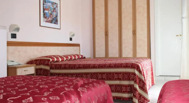 Четырёхместный номер Standard Hotel de Paris