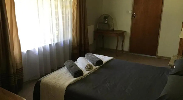 The White Giraffe, Забронировать Отель Отели Фри-Стейт с парковкой, Парковка