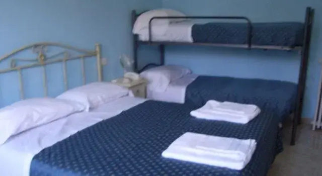Hotel Bianchi, Забронировать Отель Отели Версилия с парковкой, Парковка