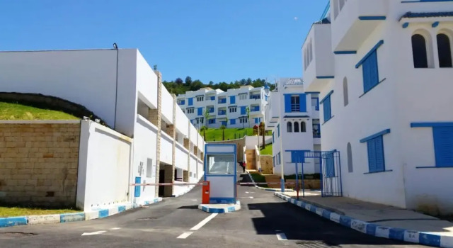 Apartment With one Bedroom in Tetouan, With Wonderful City View, Pool, Rezerwuj Apartament Hotele w Tanger-Tetouan z parkingiem, Parking
