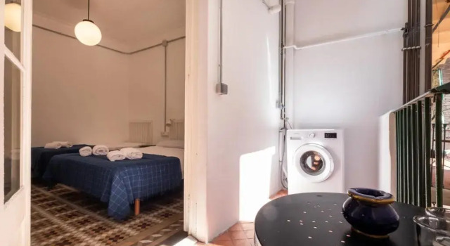 Апартаменты Sunny and Modernist apartment for groups in center