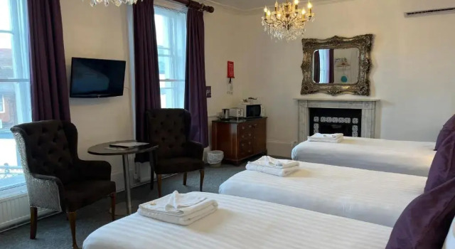 Трёхместный номер Standard Kings Hotel