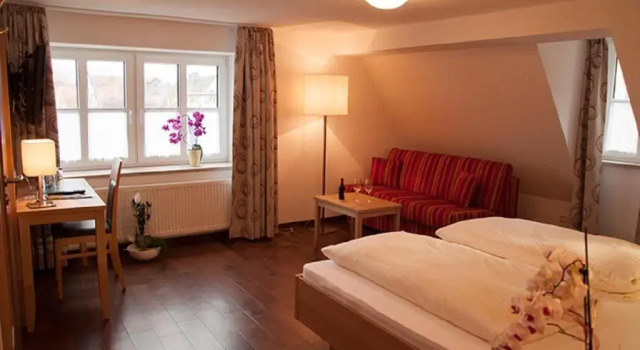 Четырёхместный номер Standard с видом на горы Hotel Gasthof zum Goldenen Lamm