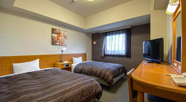 Двухместный номер Standard Hotel Route-Inn Tsubamesanjo Ekimae