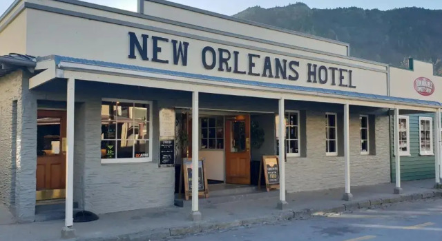 New Orleans Hotel, Забронировать Отель Арроутаун 
