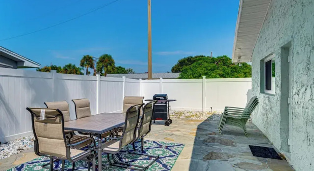Коттедж Cocoa Beach Home w/ Private Pool ~ 1/2 Mi to Beach