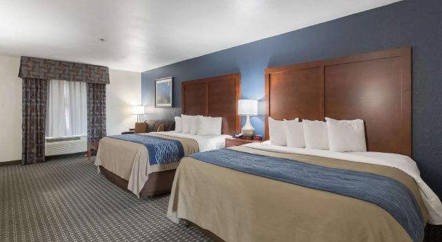 Четырёхместный номер Deluxe Best Western Northwest Corpus Christi Inn & Suites