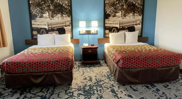 Четырёхместный номер Standard Travelodge by Wyndham Lamoni