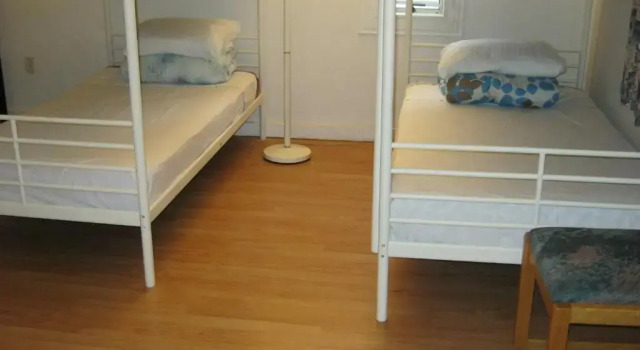 Кровать в общем номере (женский номер) Kelowna Okanagan Lake Hostel