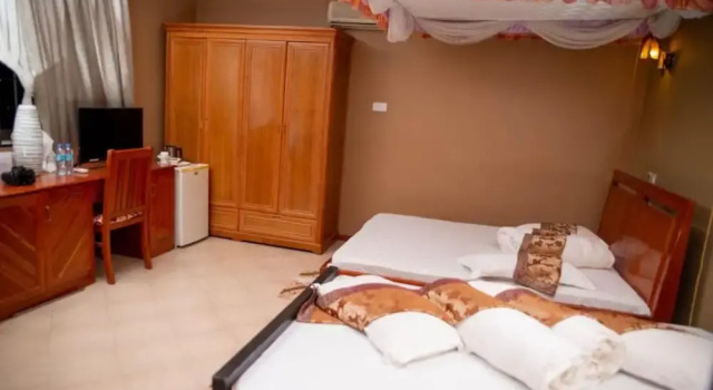 Двухместный номер Standard Lush Garden Business Hotel