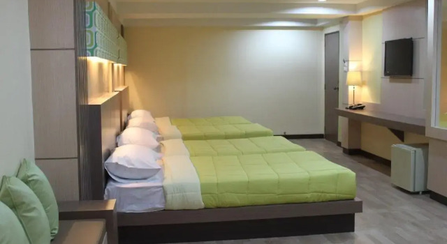 Семейный номер Standard Kaennakorn Khonkaen Hotel