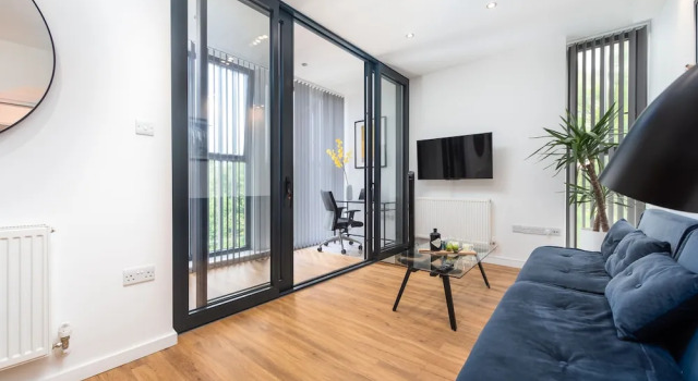 Апартаменты Modern Kingston Home Close to Hampton Court Palace by Underthedoormat