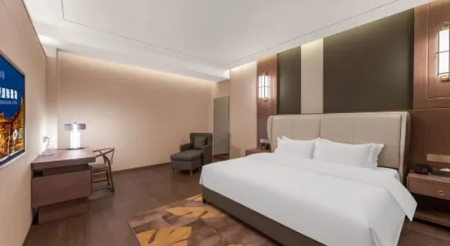 Люкс Ambassador с видом на внутренний двор XunXianHuajing International Hotel ( Ancient City West Gate)