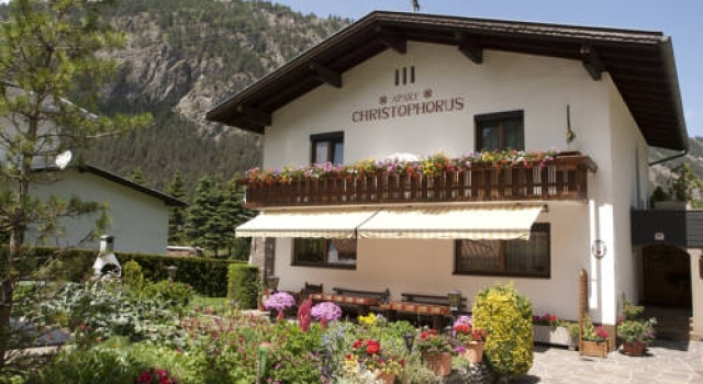 Apart Christophorus, Rezervovat Hotel Hotely v Toesens s parkováním, Parkování
