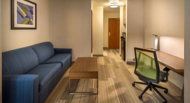 Четырёхместный люкс Holiday Inn Express Hotel & Suites Carson City by IHG