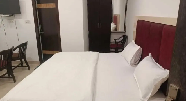 Номер Standard Hotel O by OYO Pearl Motichur Railway station