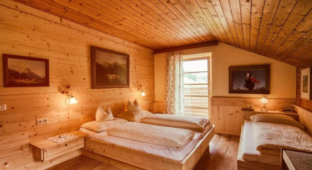Almis Berghotel, Book Hotel Obernberg am Brenner Wipptal