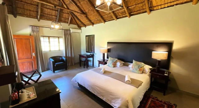 Mongena Game Lodge, Prenota Hotel Mongena Gauteng