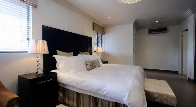Номер Executive Villa Moyal
