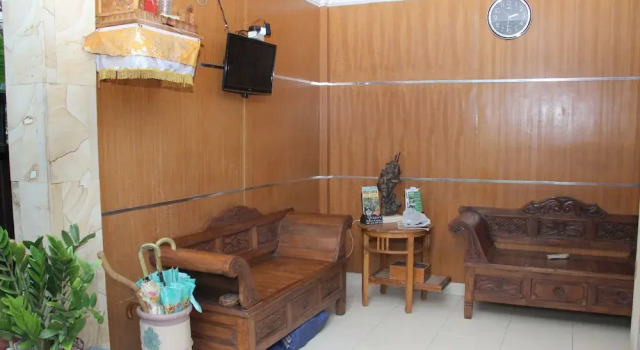 Airy Kuta Dewi Sartika Gang Nusa Indah 30 Bali, Забронировать Отель Кута Бадунг, рядом с Магазин сувениров Krisna
