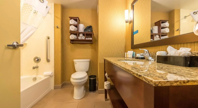 Четырёхместный номер Standard Hampton Inn & Suites Boulder North