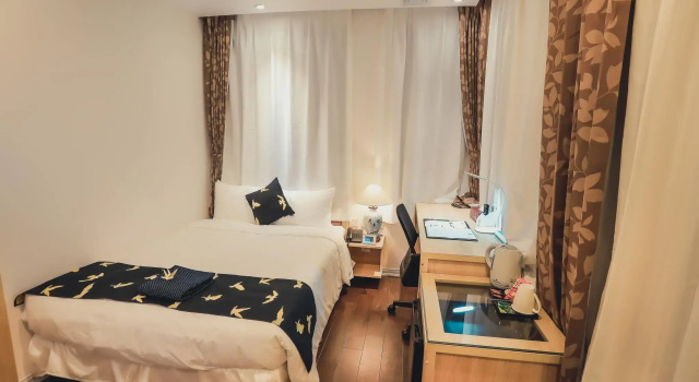 Двухместный номер Deluxe Momizi Business Hotel