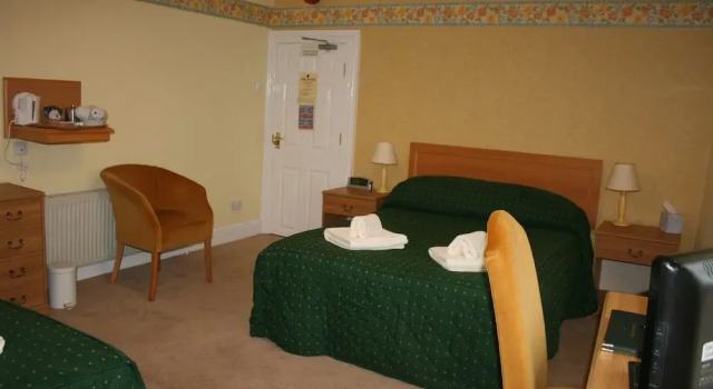 Трёхместный номер Standard Yarn Market Hotel