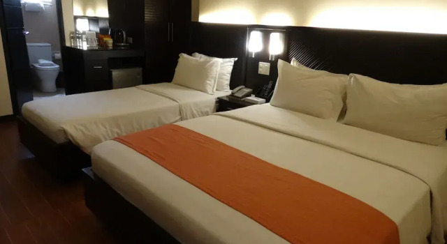 Четырёхместный номер Premier RedDoorz Plus at Hotel Esse
