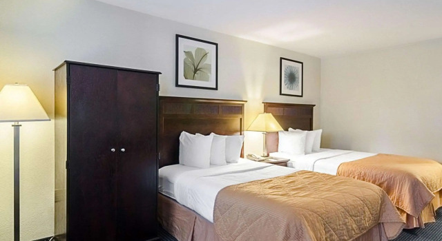 Четырёхместный номер Standard Rodeway Inn & Suites Williamsburg Central