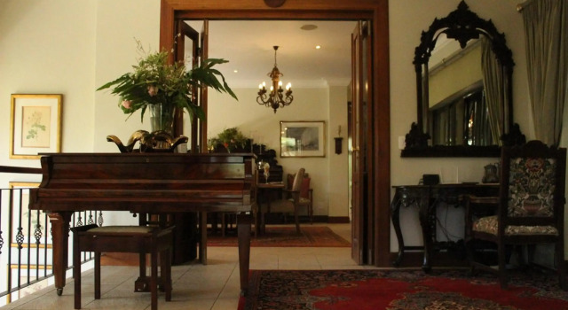 Mountain Rose Guesthouse, Забронировать Отель Луис-Тричард Soutpansberg, рядом с Louis Trichardt Golf Club