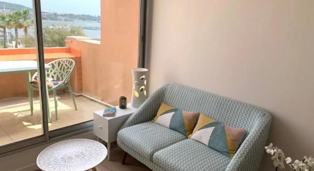 Апартаменты c 1 комнатой Élégant appartement T2 en 1ère ligne de l'Étang de Thau avec terrasse - Cures et vacances